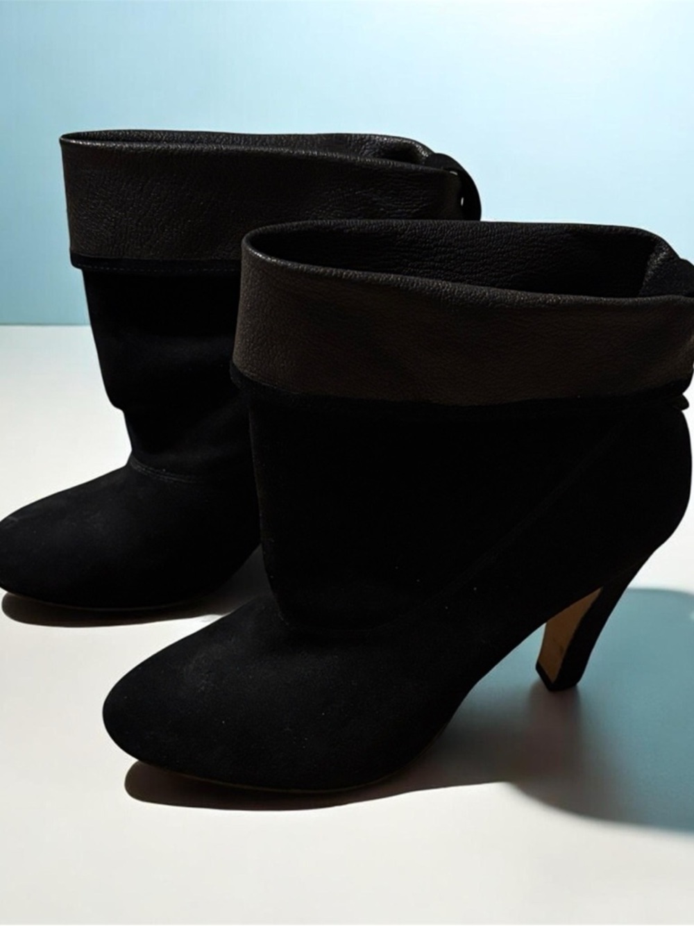 Ann Taylor Women’s Black Suede Heel Cuff Ankle Bootie Size 7M Classic VTG